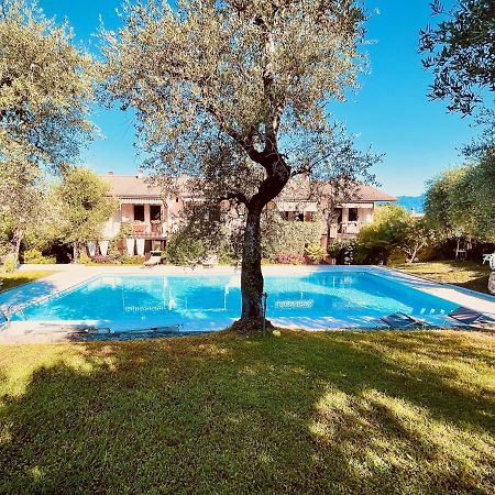 Residenza Riviera Degli Olivi Appartement Torri Del Benaco Buitenkant foto
