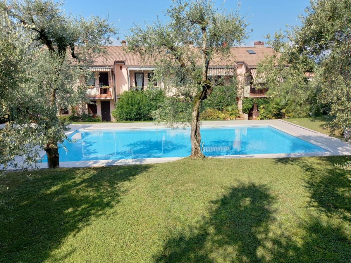 Residenza Riviera Degli Olivi Appartement Torri Del Benaco Buitenkant foto