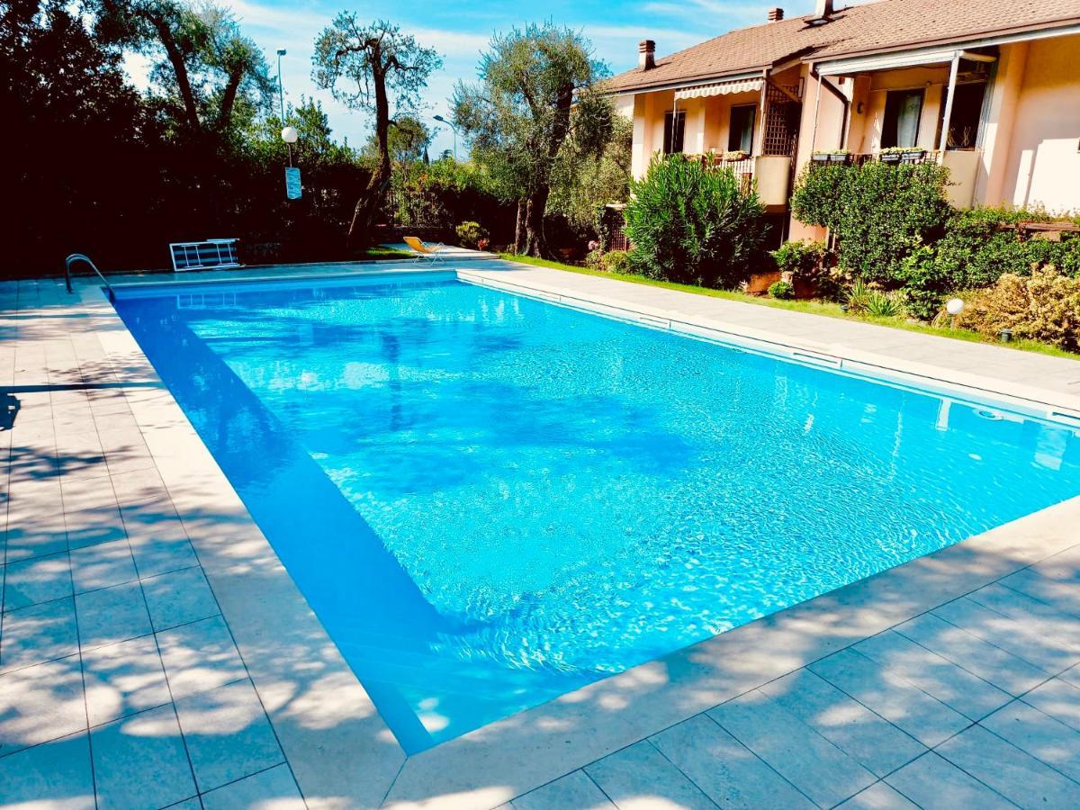 Residenza Riviera Degli Olivi Appartement Torri Del Benaco Buitenkant foto