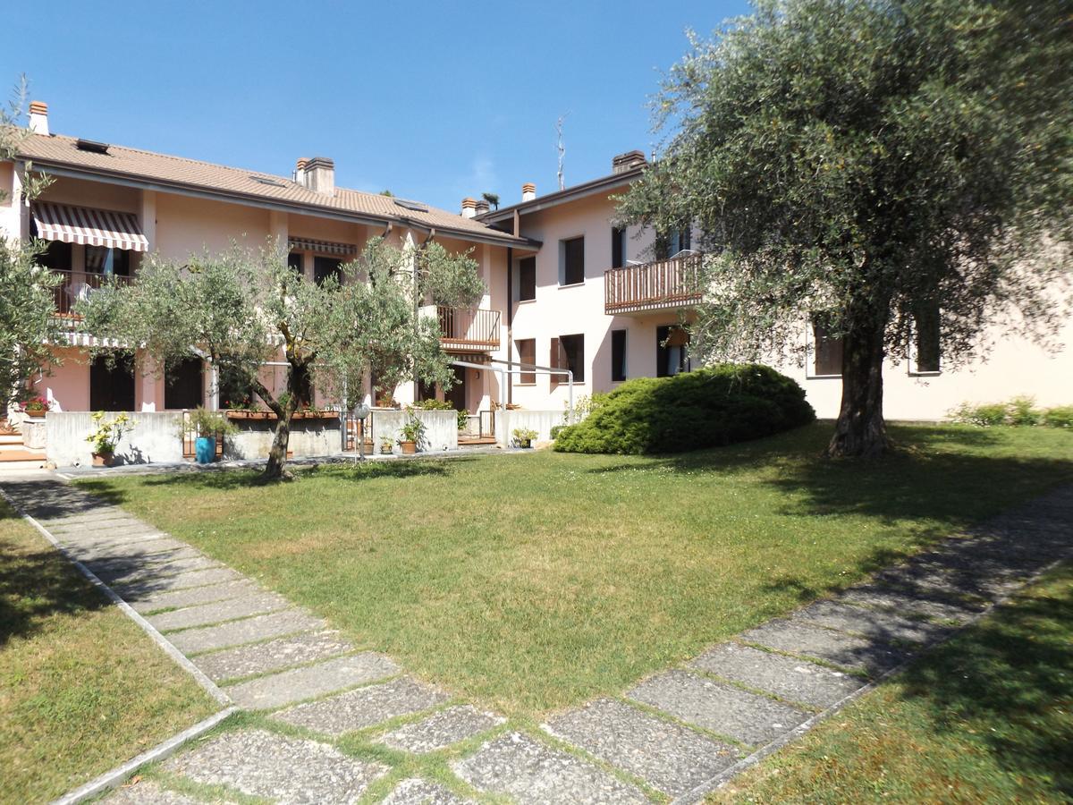 Residenza Riviera Degli Olivi Appartement Torri Del Benaco Buitenkant foto