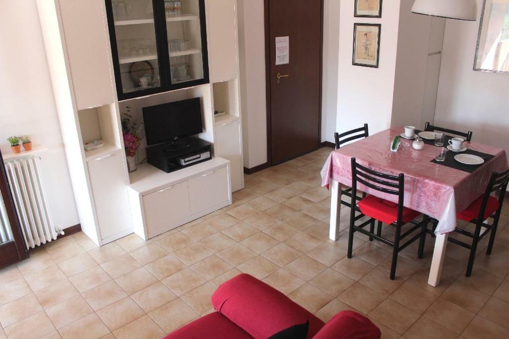Residenza Riviera Degli Olivi Appartement Torri Del Benaco Buitenkant foto