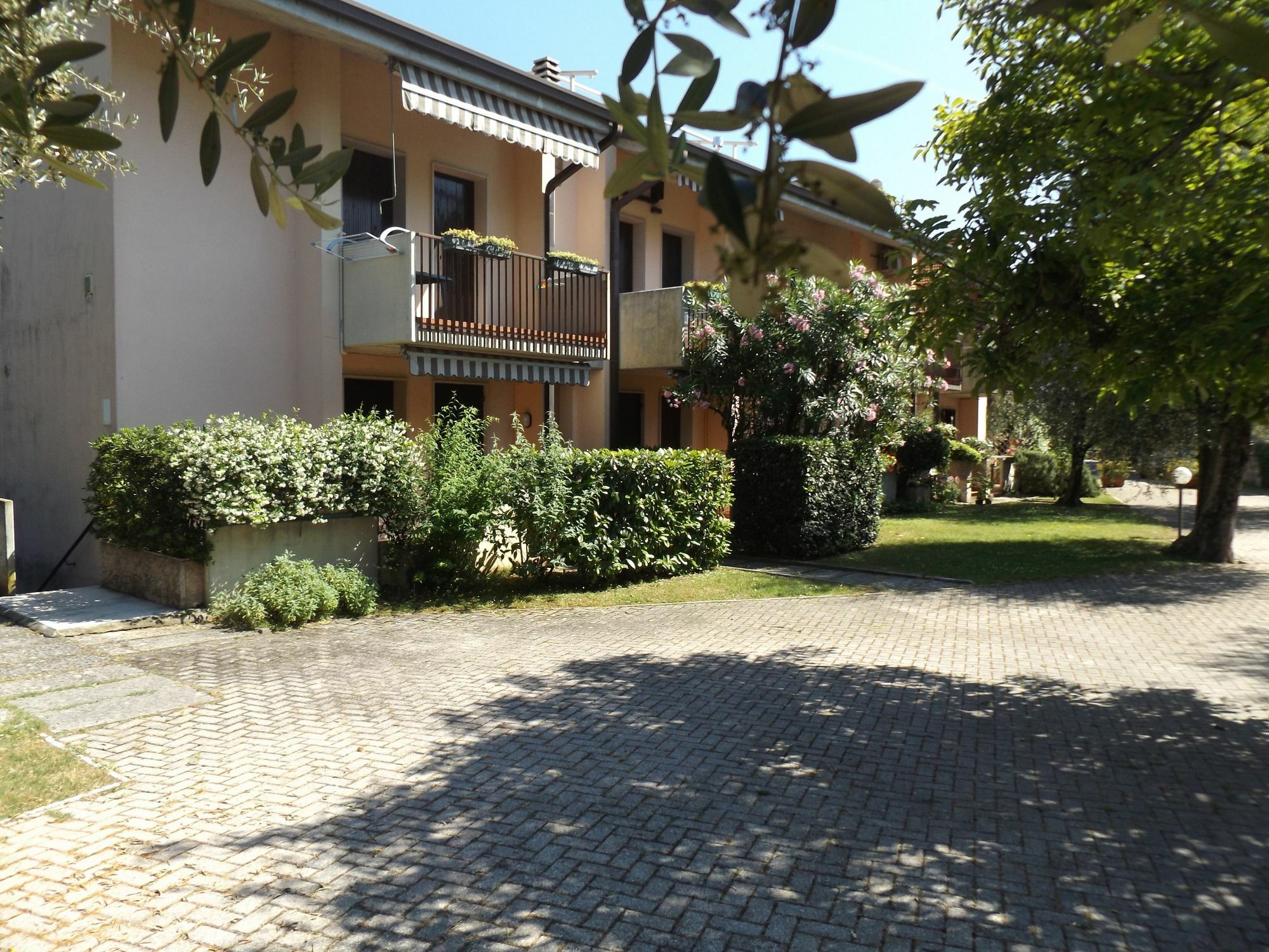 Residenza Riviera Degli Olivi Appartement Torri Del Benaco Buitenkant foto