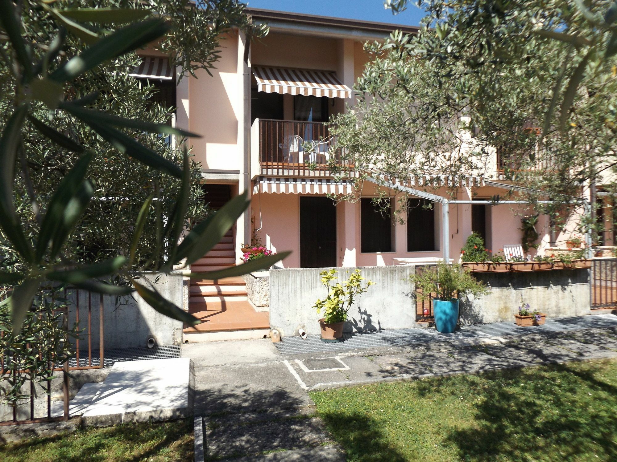 Residenza Riviera Degli Olivi Appartement Torri Del Benaco Buitenkant foto